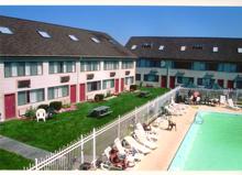 Cape Cod Motels - Admiralty Inn and Suites