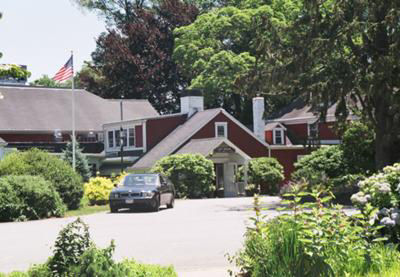 Cape Cod B&B - Coonamessett Inn