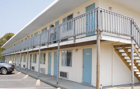 Cape Cod Motels - Castle Dawn Motel