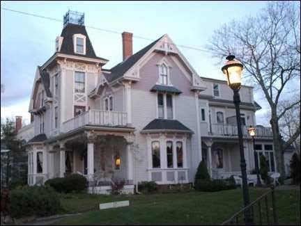 Cape Cod B&B - Coonamessett Inn